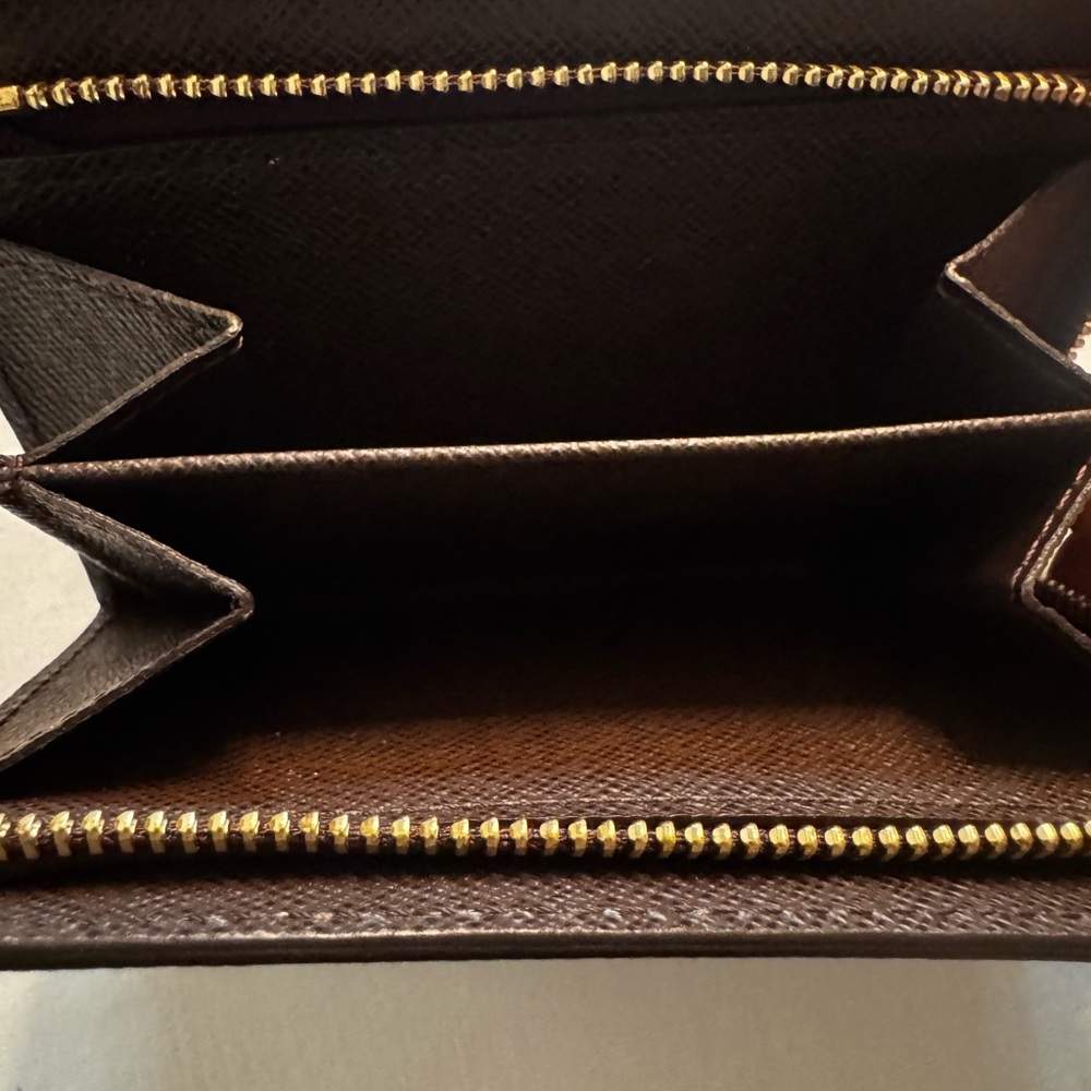 Louis Vuitton Damier Ebene Louisville wallet - Picture 7 of 12